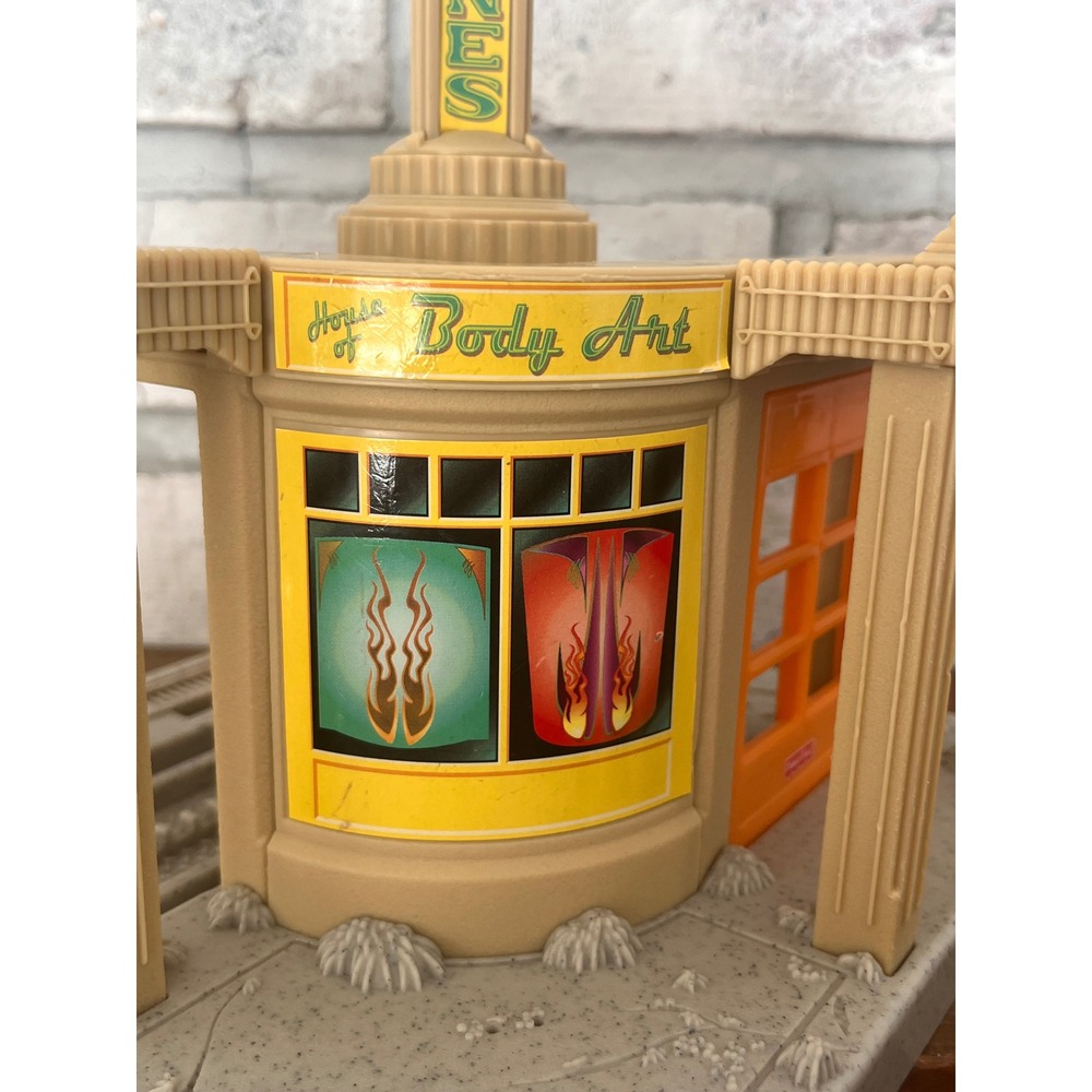 2008 Fisher-Price GeoTrax Disney‎ Pixar Cars Ramone's Body Art Playset - Picture 6 of 7